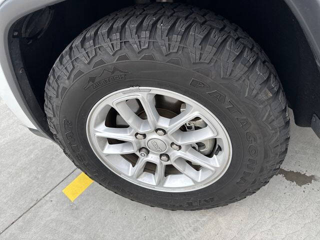 2020 Jeep Grand Cherokee Laredo E