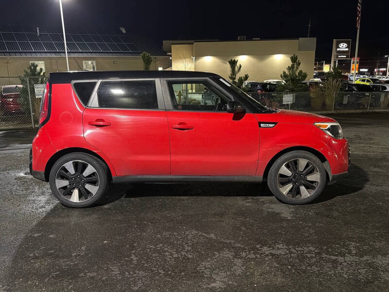 2016 Kia Soul +