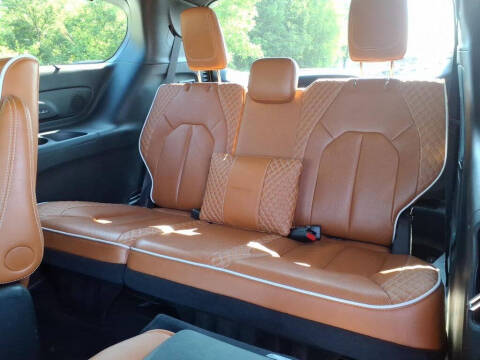 2025 Chrysler Pacifica Pinnacle