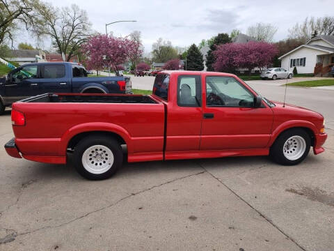 2000 Chevrolet S-10 LS