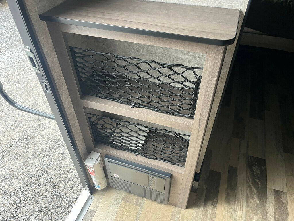 2017 Winnebago Winnie Drop WD1780 14