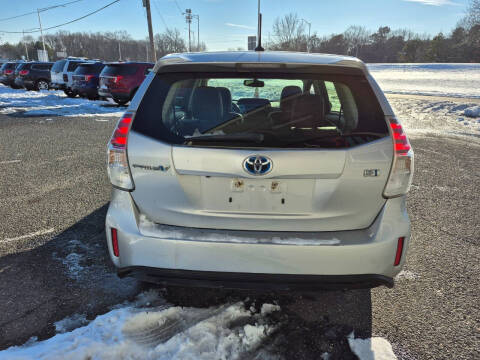 2015 Toyota Prius v Five