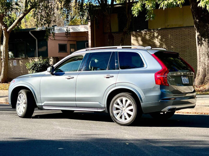 2016 Volvo XC90 T6 Momentum