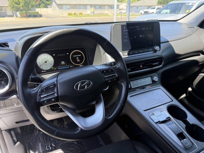 2022 Hyundai Kona Electric SEL