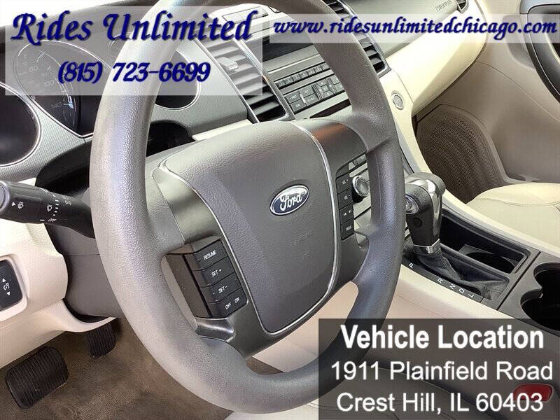 2011 Ford Taurus SE