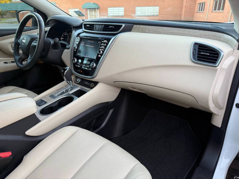 2022 Nissan Murano SL