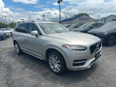 2016 Volvo XC90 T6 Momentum