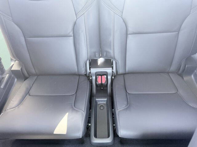 2025 Volvo XC90 T8 Ultra Bright Theme 6P