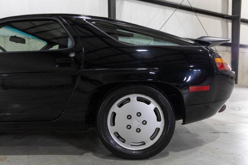 1987 Porsche 928 S4