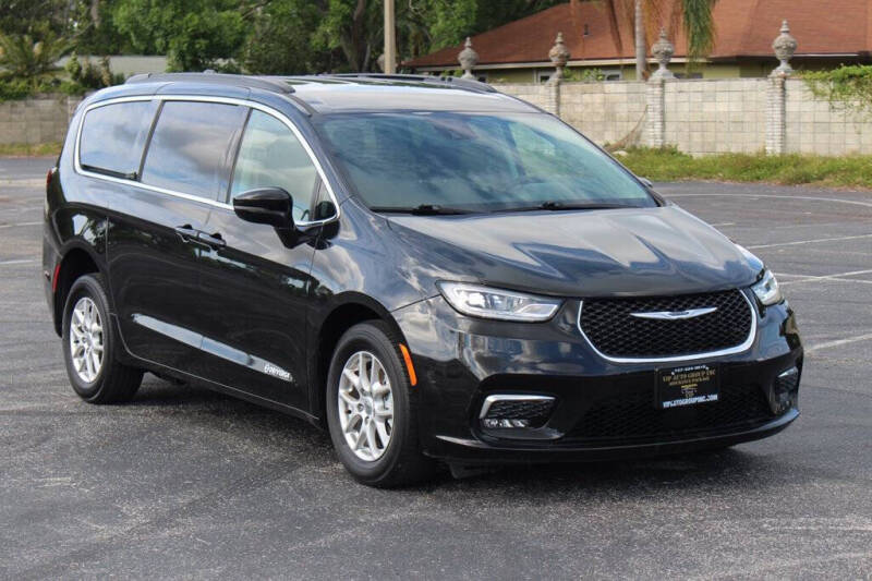 2022 Chrysler Pacifica Touring L