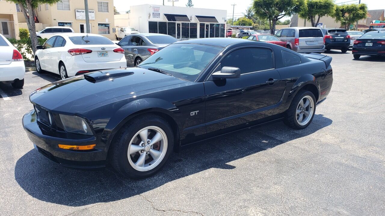 2008 FORD Mustang Coupe - $6,900