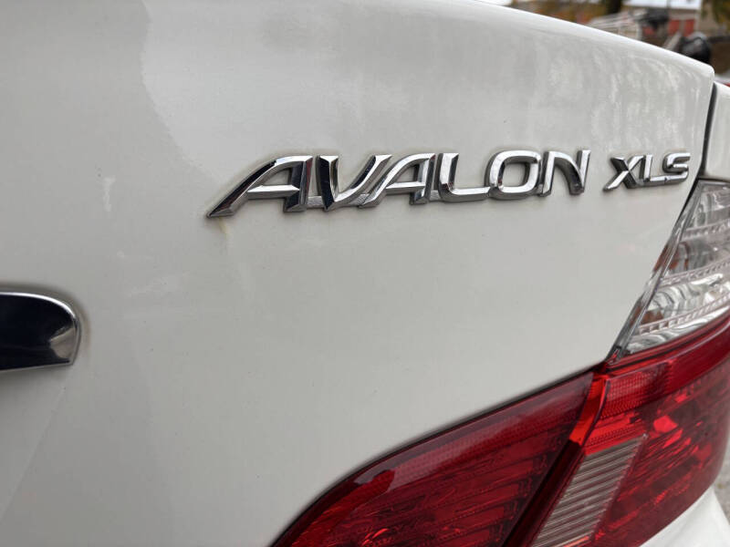 2004 Toyota Avalon XLS