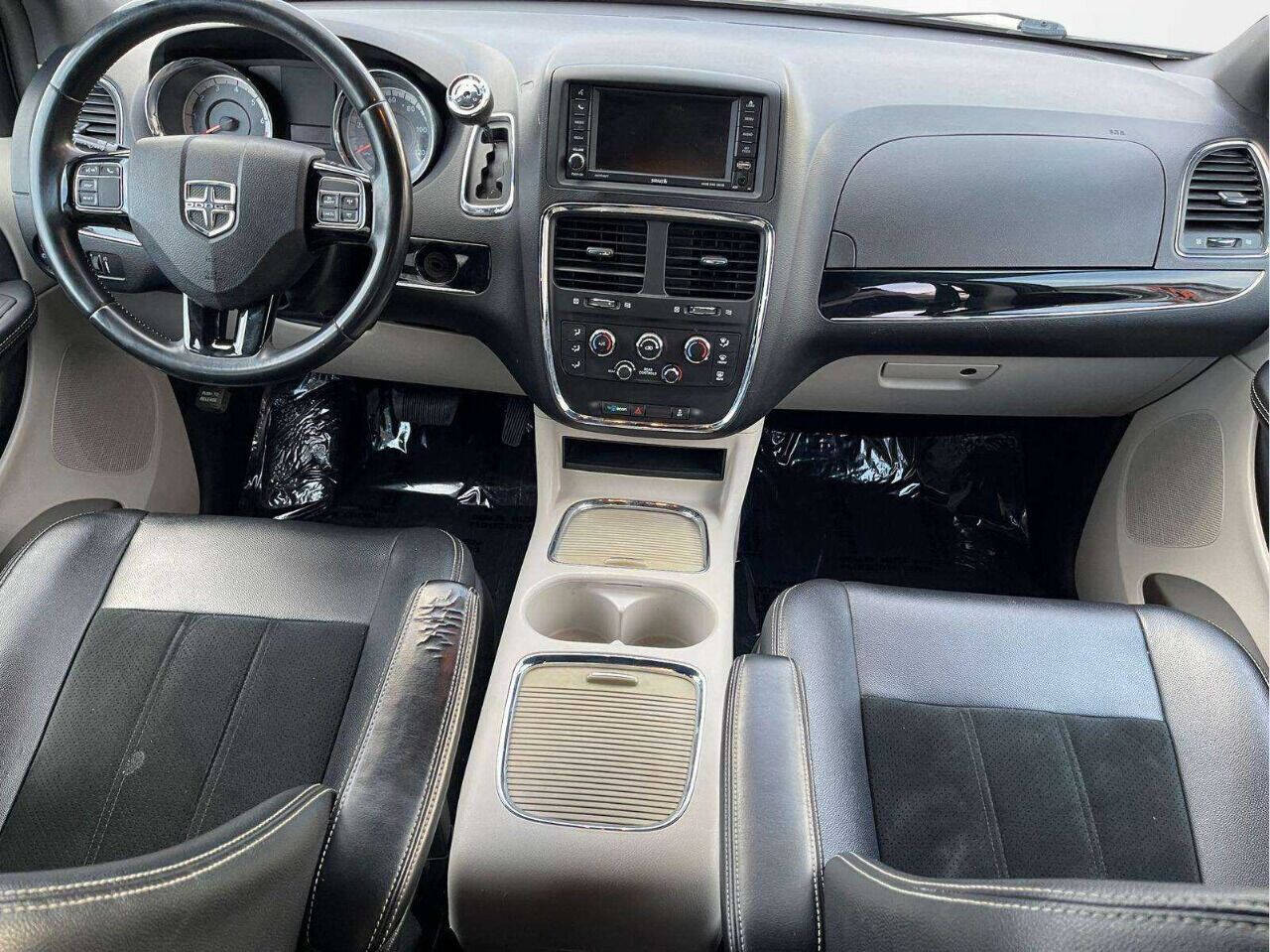 2017 Dodge Grand Caravan for sale at Extreme Car Center in Detroit, MI