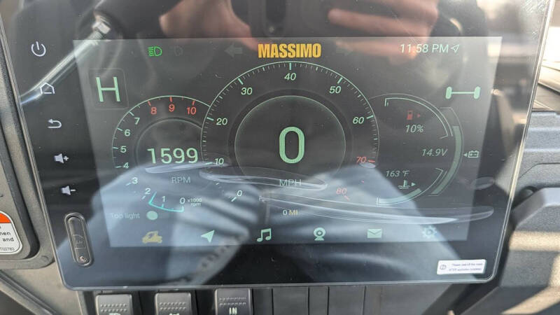 2025 Massimo T-Boss 560