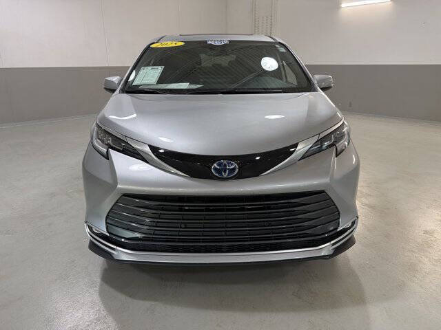 2025 Toyota Sienna Limited 7-Passenger