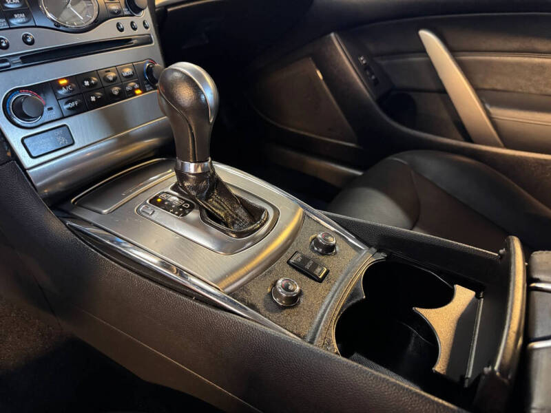 2011 Infiniti G37 Coupe x