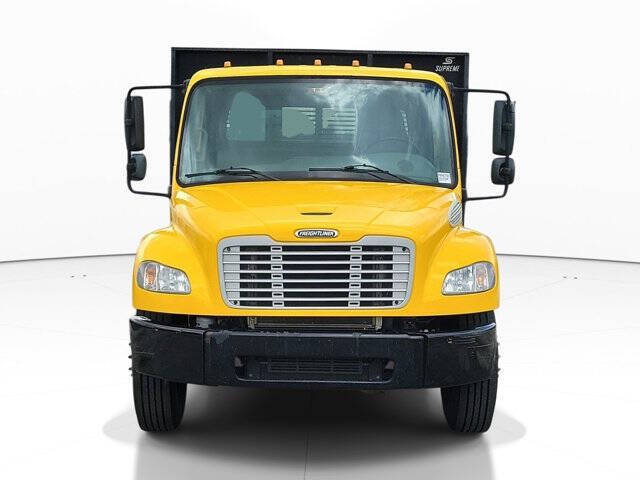 2019 Freightliner M2 106