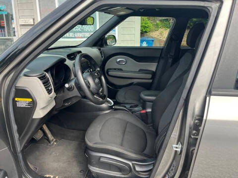2017 Kia Soul +