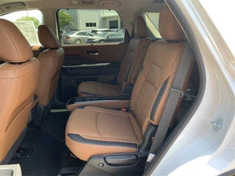 2025 Nissan Pathfinder Platinum