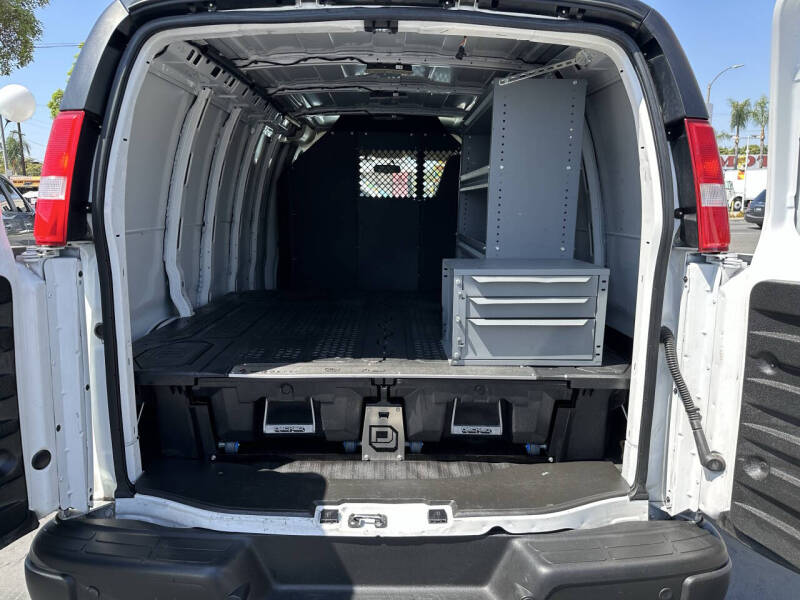 2022 Chevrolet Express 2500