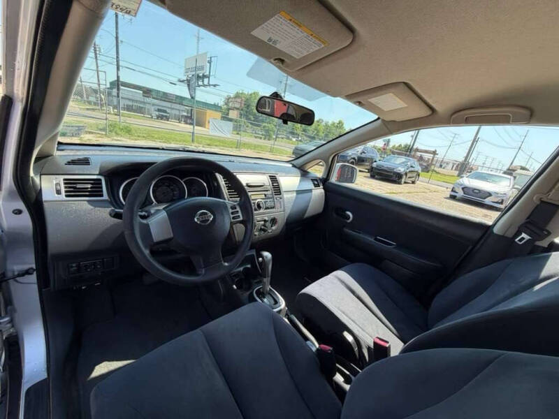 2009 Nissan Versa 1.8 S