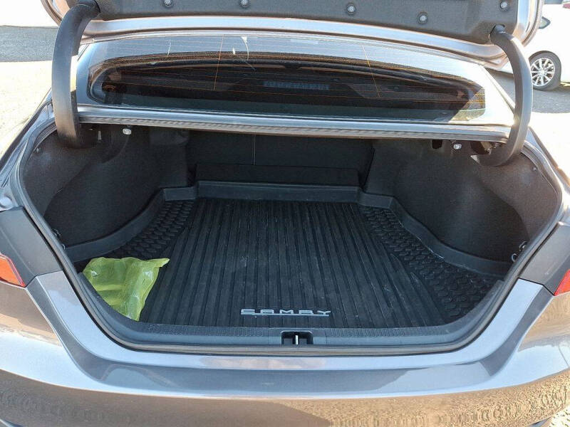 2022 Toyota Camry LE