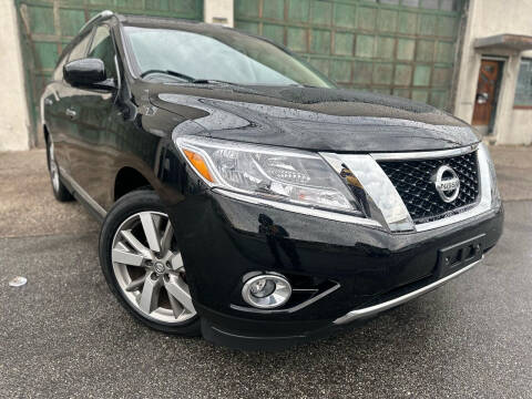 2014 Nissan Pathfinder for sale at Illinois Auto Sales in Paterson NJ