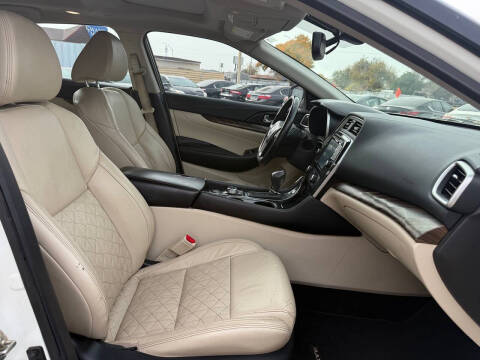 2016 Nissan Maxima Platinum