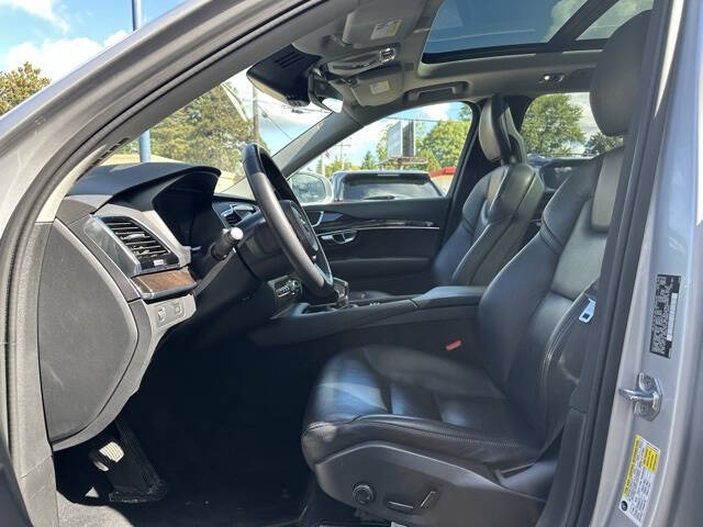 2016 Volvo XC90 T6 Momentum