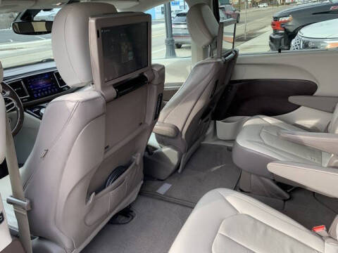 2017 Chrysler Pacifica Touring-L Plus