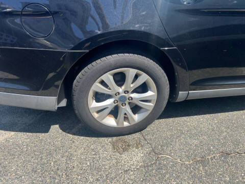 2010 Ford Taurus SEL