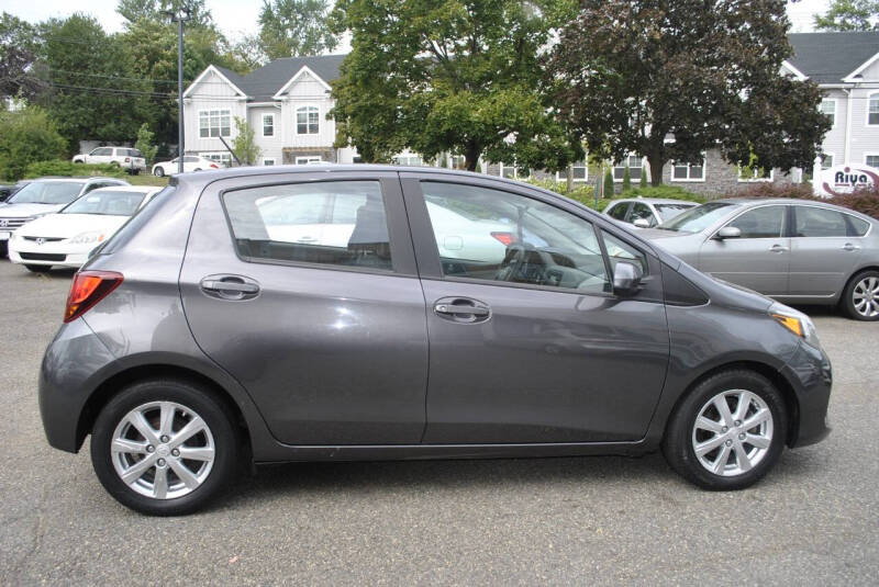 2017 Toyota Yaris 5-Door LE