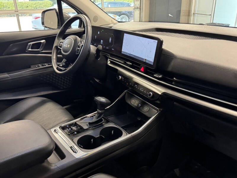 2025 Kia Carnival SX