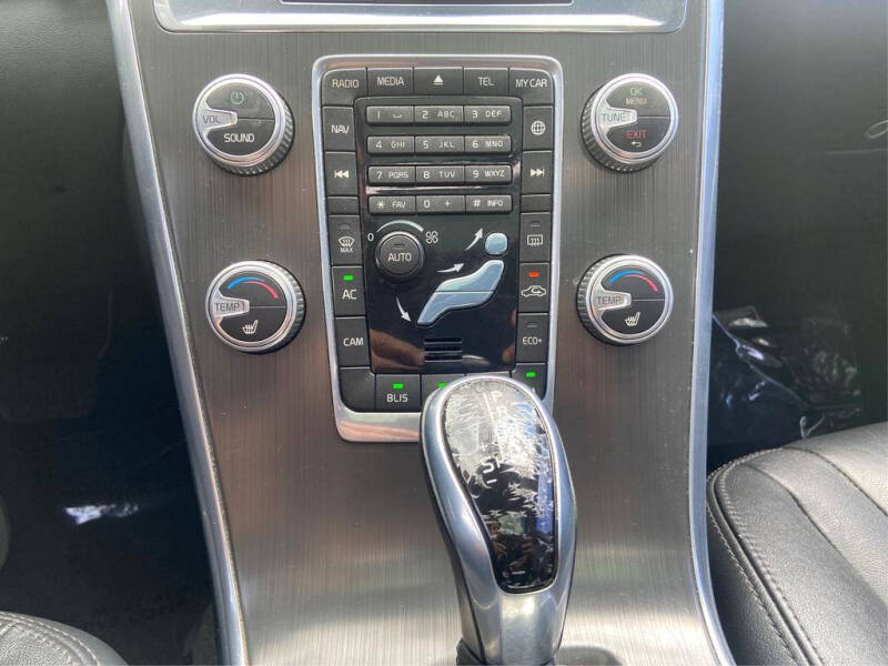 2016 Volvo XC60 T5 Drive-E Premier