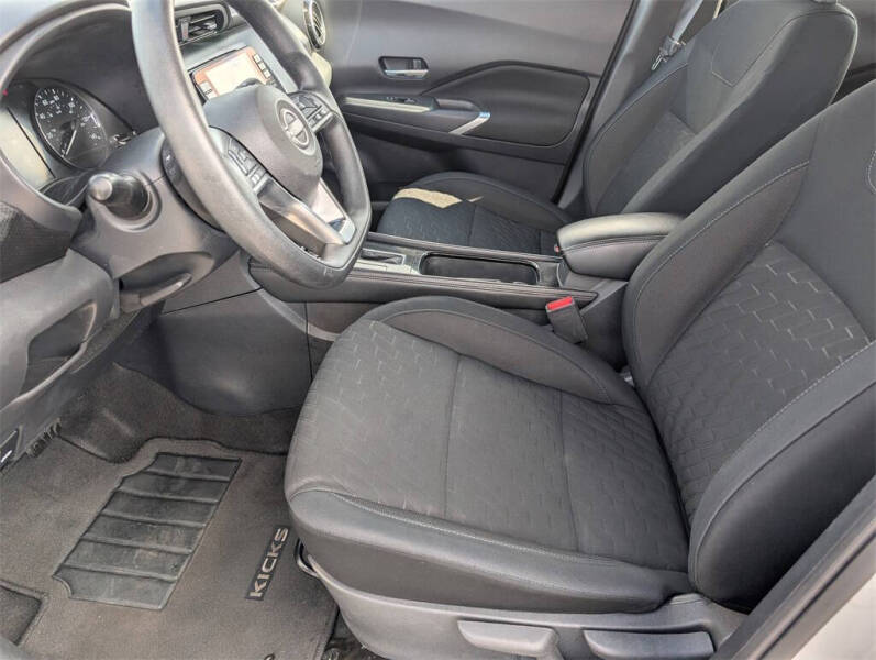 2023 Nissan Kicks SV