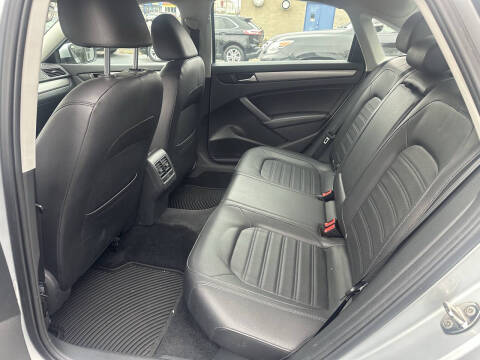 2015 Volkswagen Passat 1.8T SE