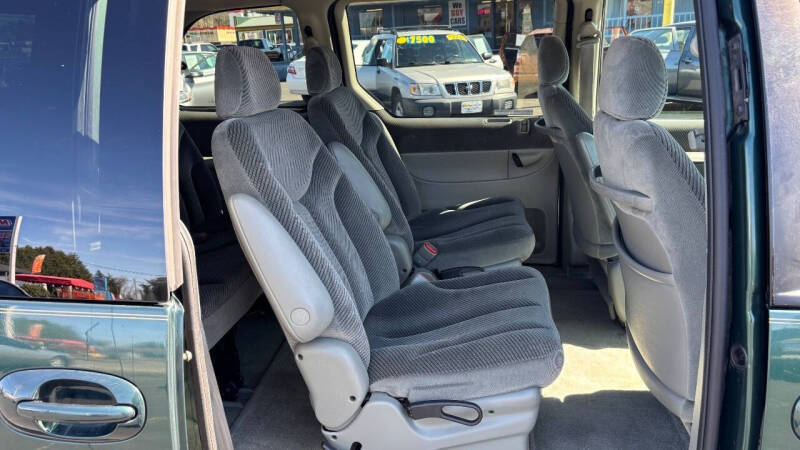 1996 Dodge Caravan LE