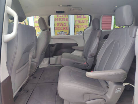 2018 Chrysler Pacifica Touring Plus