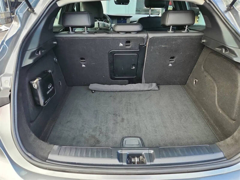 2018 Infiniti QX30 Luxury