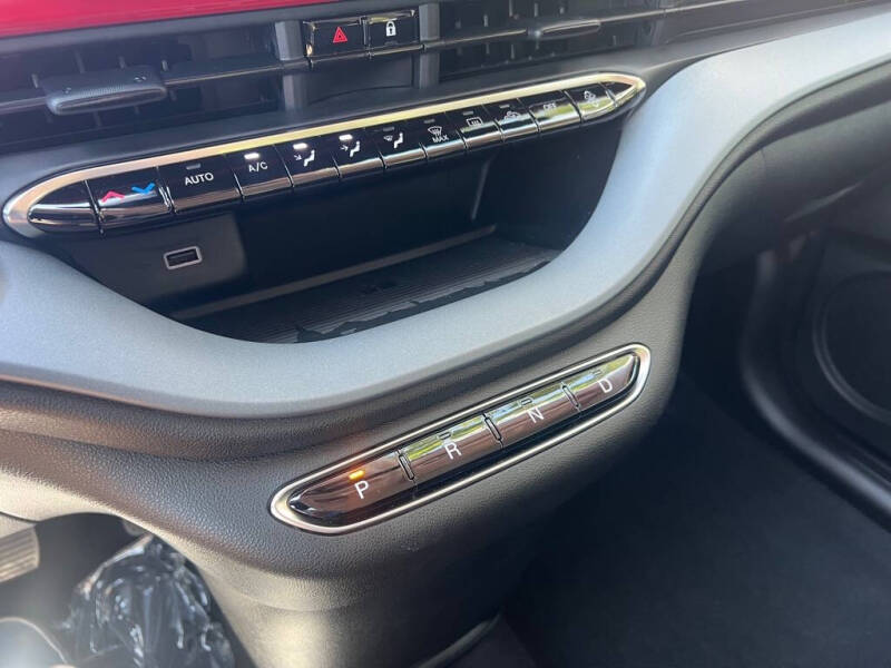 2024 FIAT 500e Inspi(RED)