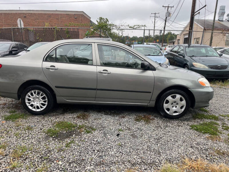 2004 Toyota Corolla CE photo 4