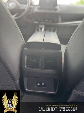 2024 Nissan Rogue SV