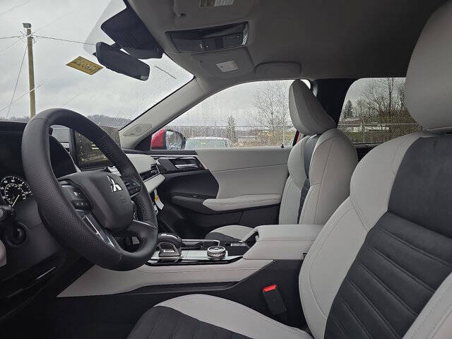 2026 Mitsubishi Outlander SE