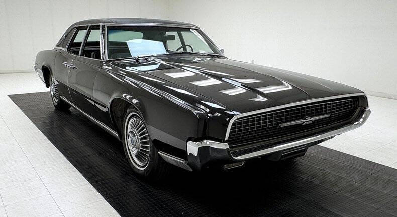 1967 Ford Thunderbird