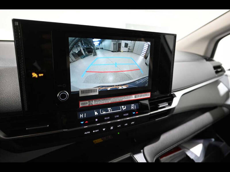 2025 Toyota Sienna LE 8-Passenger