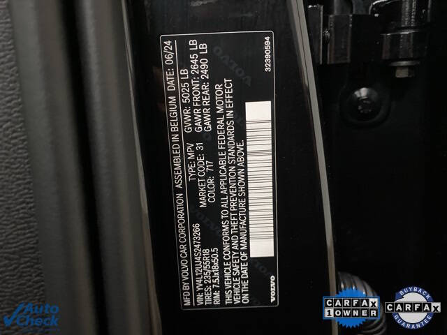 2025 Volvo XC40 B5 Core Bright Theme