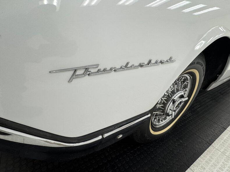 1962 Ford Thunderbird