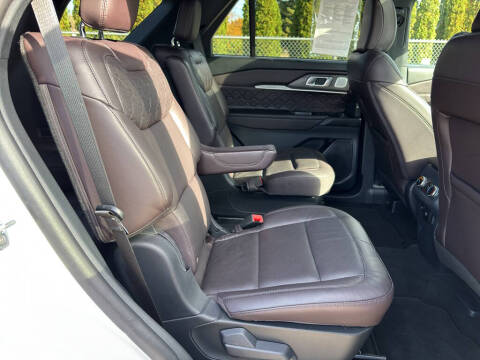 2025 Ford Explorer Platinum