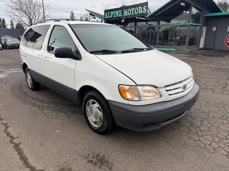 2001 Toyota Sienna LE