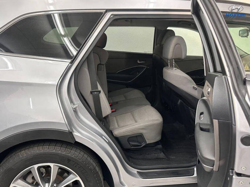 2018 Hyundai Santa Fe SE